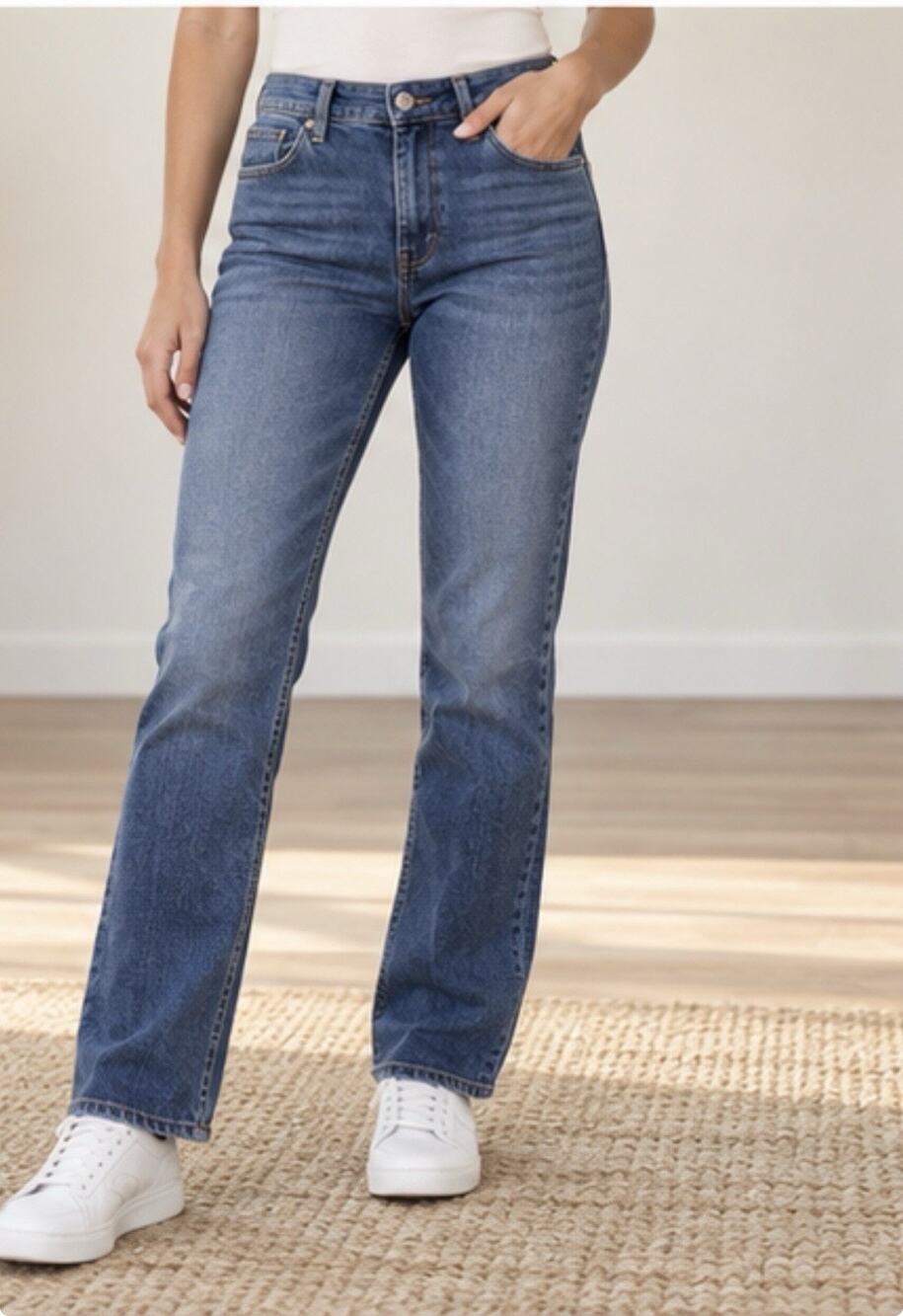 Eddie Bauer Women’s 38x32 Blue Straight Leg Stretch Denim Jeans